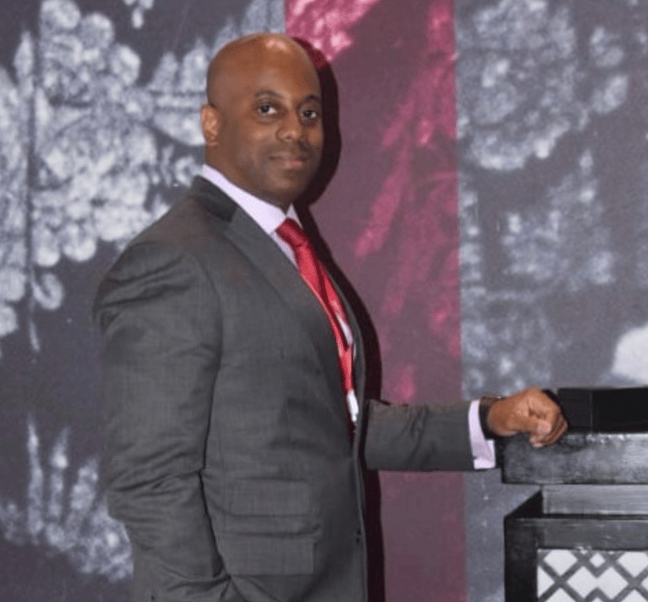 Making A Giant 011: Maria Martinez and Mike Cantave – Building a product based business in the aviation industry from the ground up